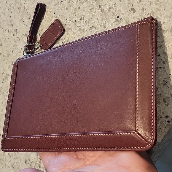 Coach, Burgundy Leather Wristlet,just Like New. - Picture 8 of 8